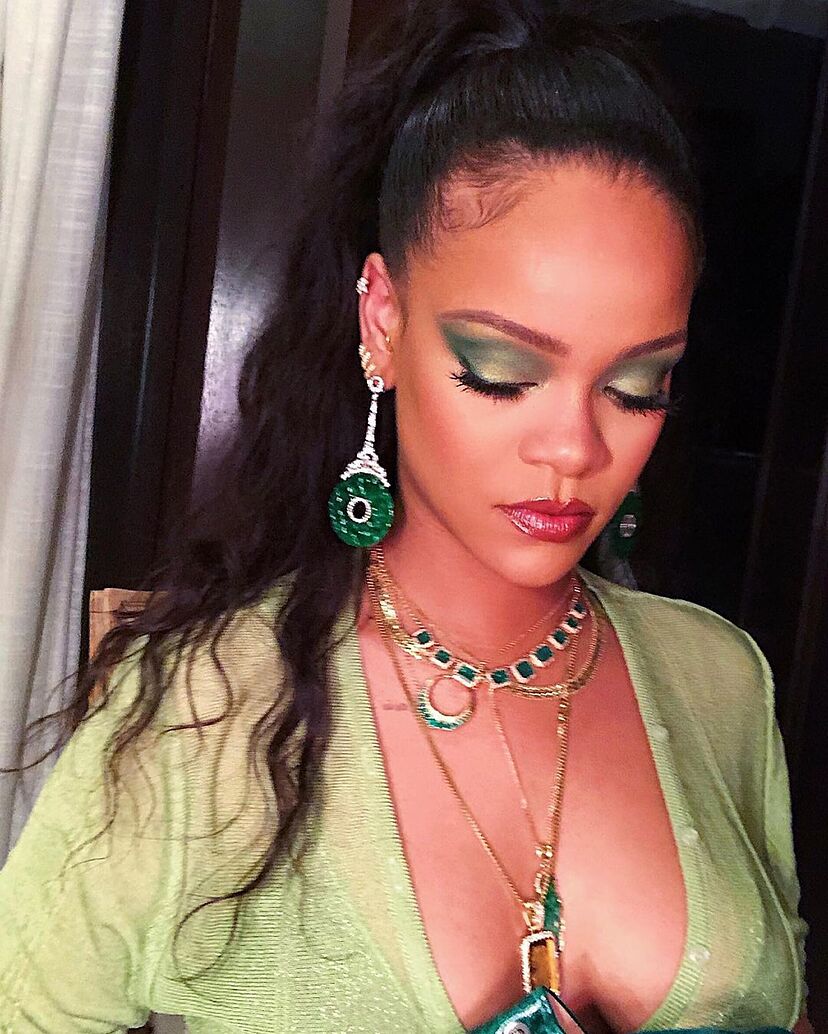 La tendencia del momento: combinar el maquillaje con el outfit (palabra de  Rihanna) | Telva.com, image size:828x1034