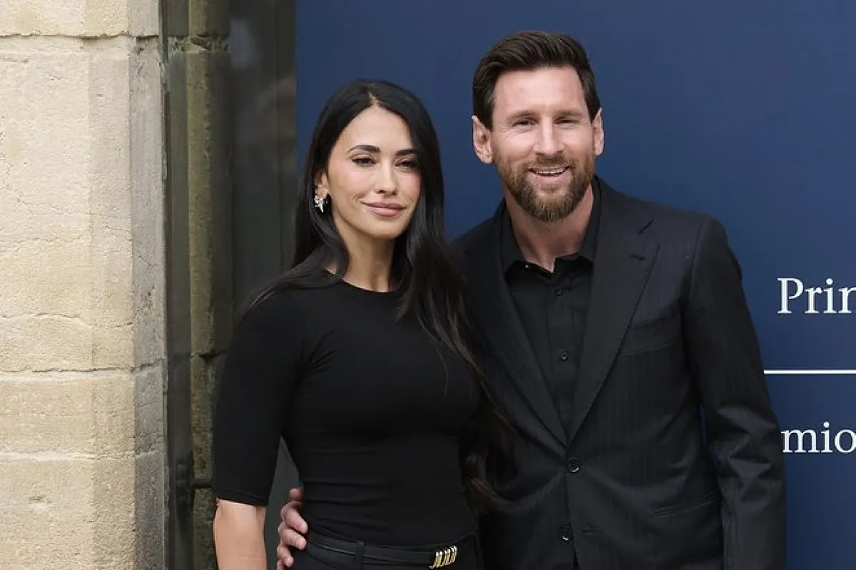 Leo Messi y Antonela Roccuzzo causan furor en Oviedo a su llegada a los Premios Princesa de Asturias 2026