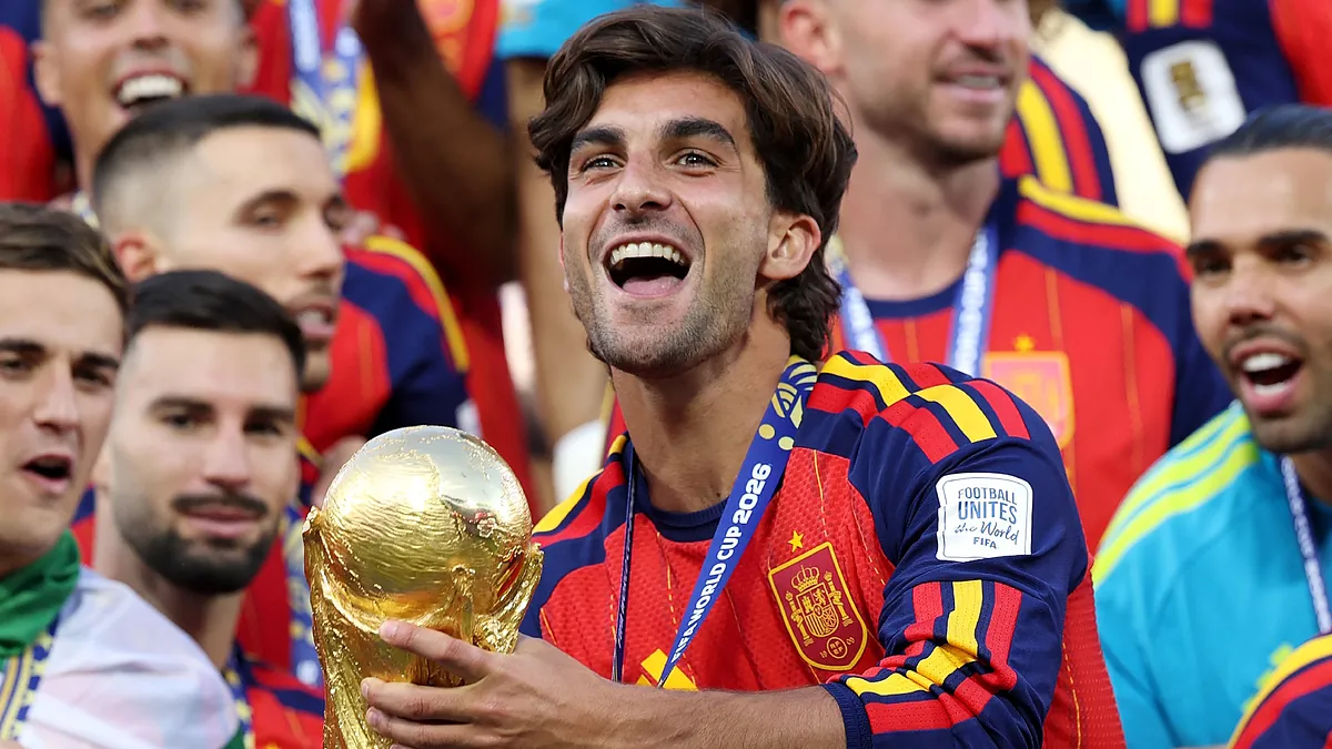 Nando Díaz, peluquero de la selección española sobre el pelazo de Ferrán Torres: "Lleva un corte middle large executive que ayuda a mejorar la densidad y la calidad del cabello"