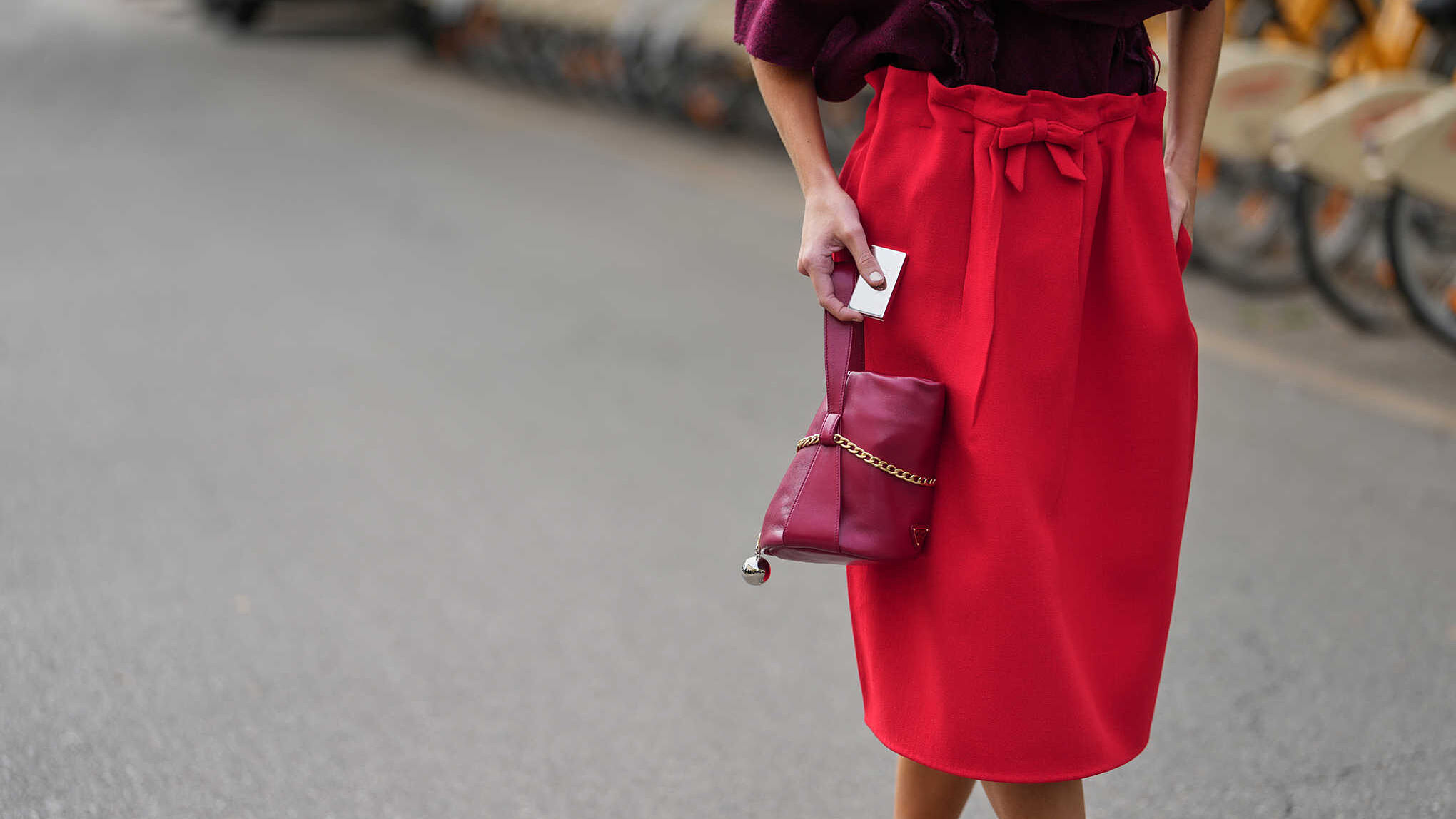 He recorrido 15 tiendas hasta encontrar las faldas midi más elegantes, perfectas para las cenas de noviembre
