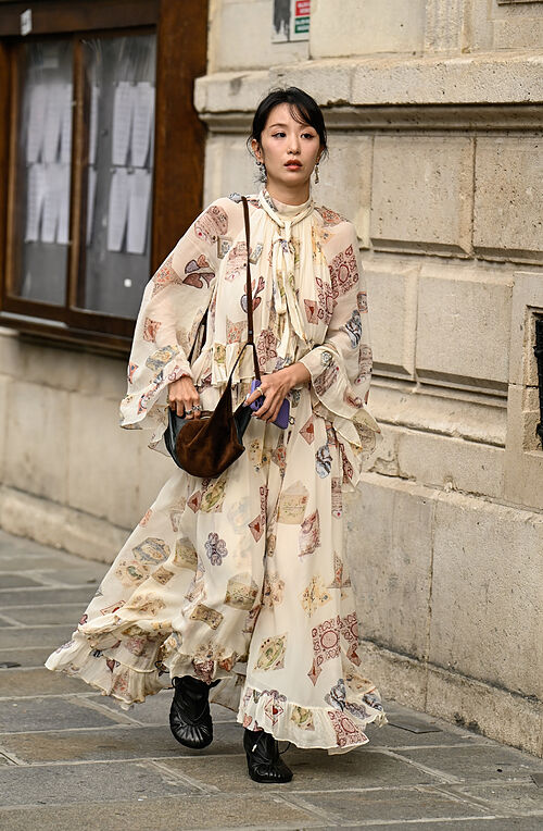 Los 3 vestidos midi de Zara, Mango y H&M que son tendencia y que funcionan las 24 horas