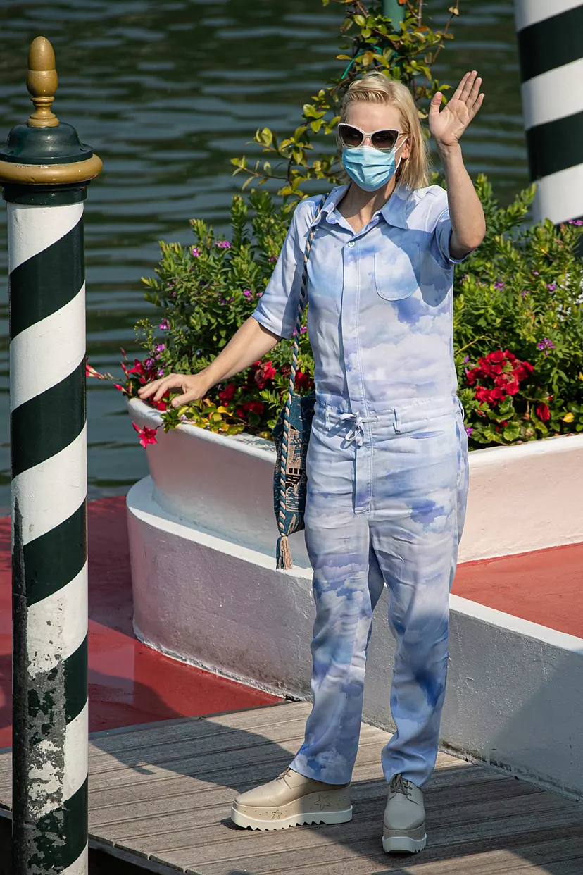 El bolso que no para de ponerse Cate Blanchett, y ya tenemos en nuestro  radar | Telva.com, image size:828x1242