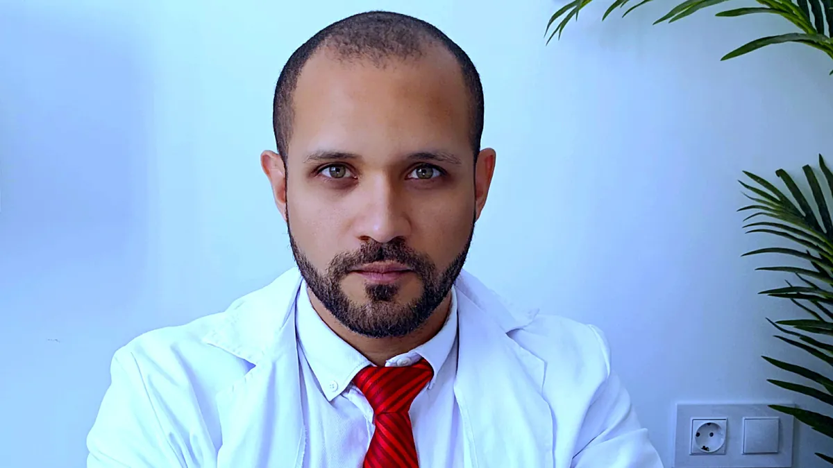 Dr. José Hernández Poveda, neurocirujano: "Olvídate de pastillas milagrosas, el 70% de tu salud y longevidad se asegura con esto"