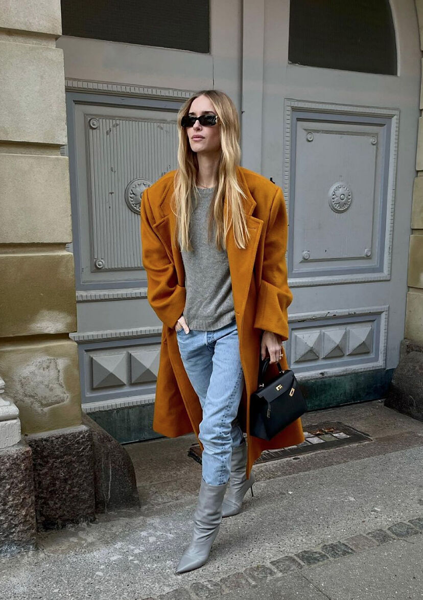 outfit abrigo camel look abrigo naranja