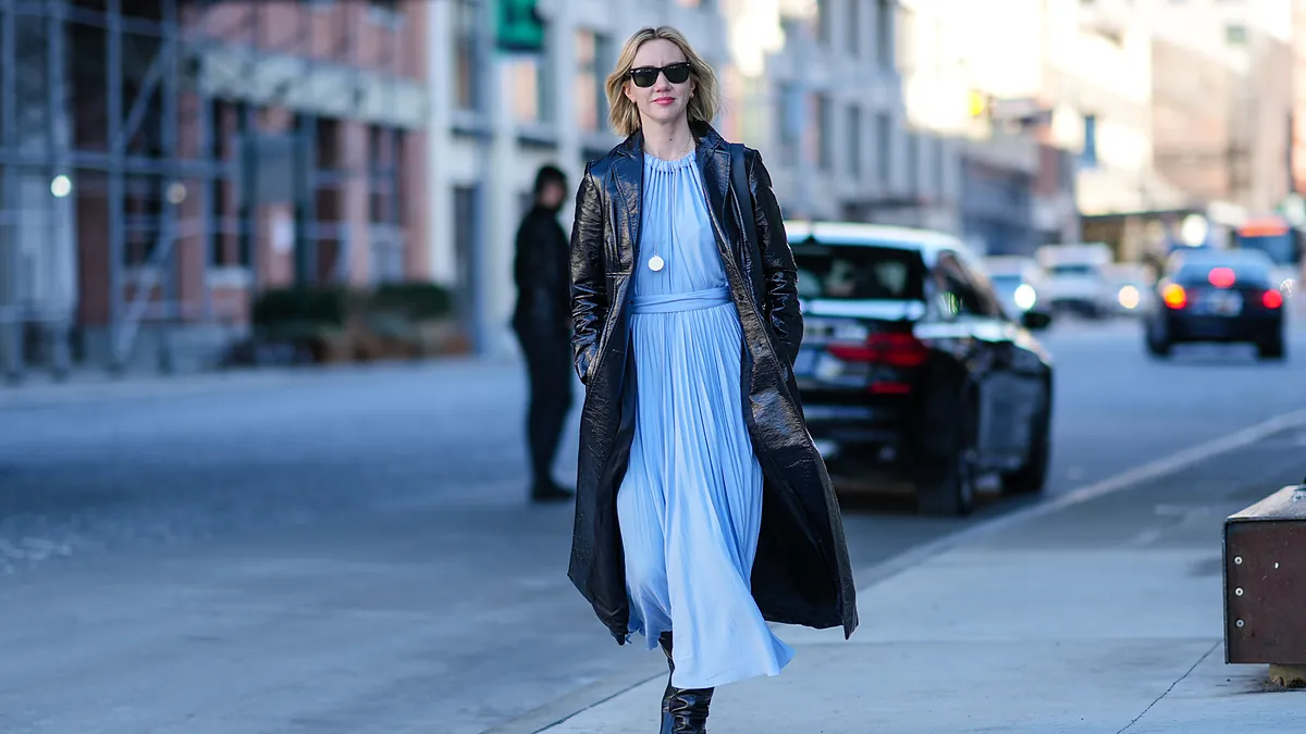 Botas altas, cowboy o planas: qué calzado combina mejor con cada tipo de vestido tendencia del otoño/invierno 2026
