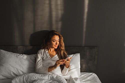 Blanca Pombal, entrenadora: "Mirar el mvil antes de dormir puede dificultar tu sueo, provocar despertares nocturnos o un descanso poco reparador"